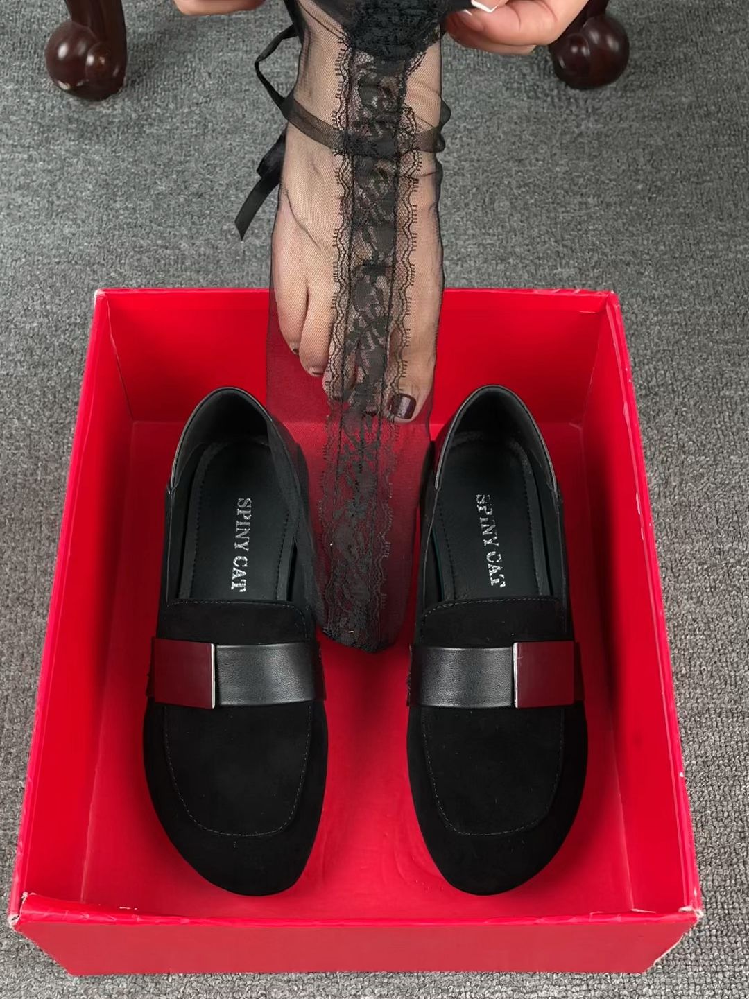 圆头 低帮 一脚蹬 深口鞋 皮革  - VALI鞋履AI设计主图