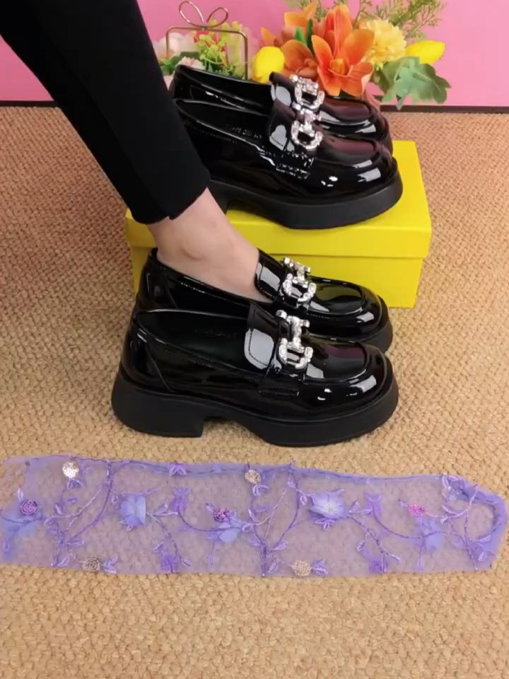 粗跟 中跟 圆头 低帮 一脚蹬 深口鞋 皮革  - VALI鞋履AI设计主图