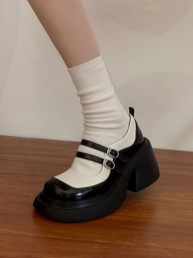 粗跟 中跟 圆头 低帮 袢扣 中口鞋 皮革 