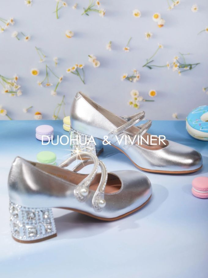 粗跟 中跟 低帮 袢扣 浅口鞋 皮革 