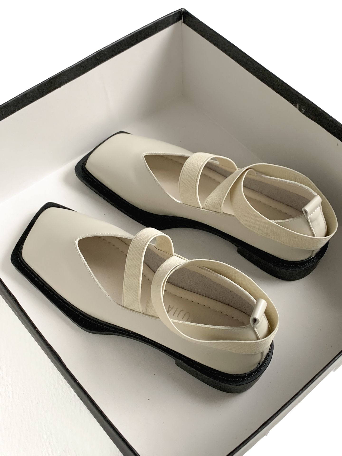 粗跟 低跟 方头 低帮 魔术贴 中口鞋  - VALI鞋履AI设计主图