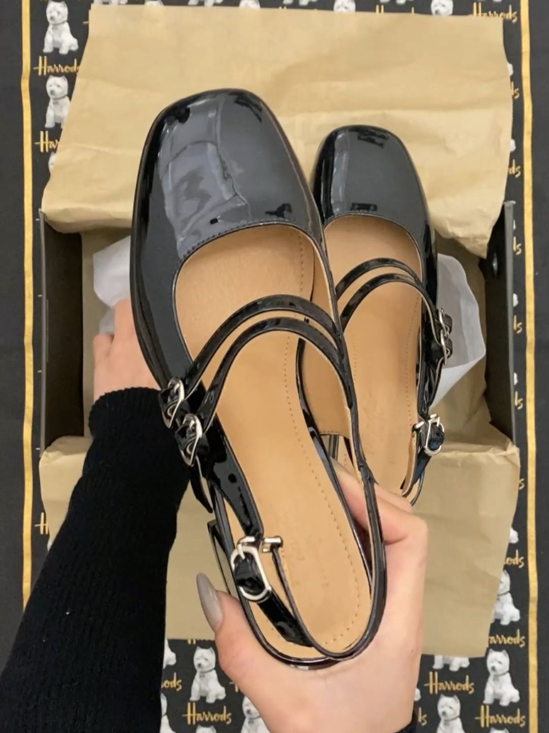  - VALI鞋履AI设计主图