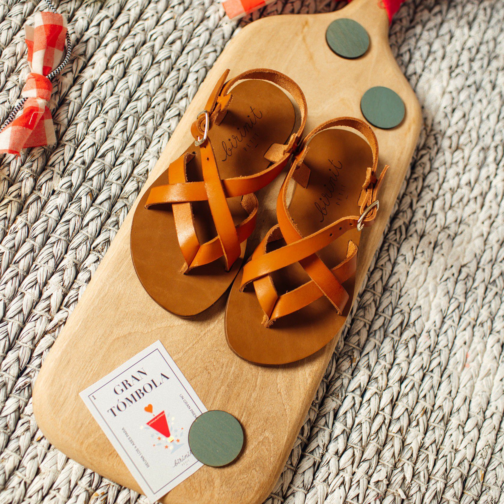 圆头 袢扣 皮革  - VALI鞋履AI设计主图