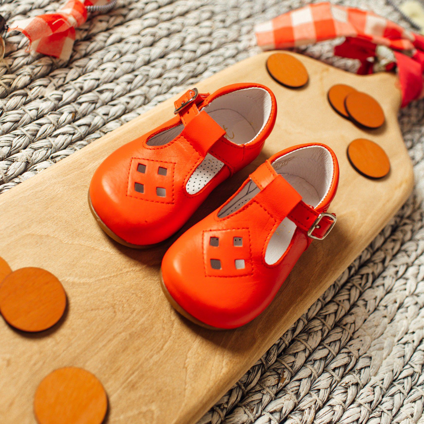 圆头 低帮 袢扣 深口鞋 皮革  - VALI鞋履AI设计主图