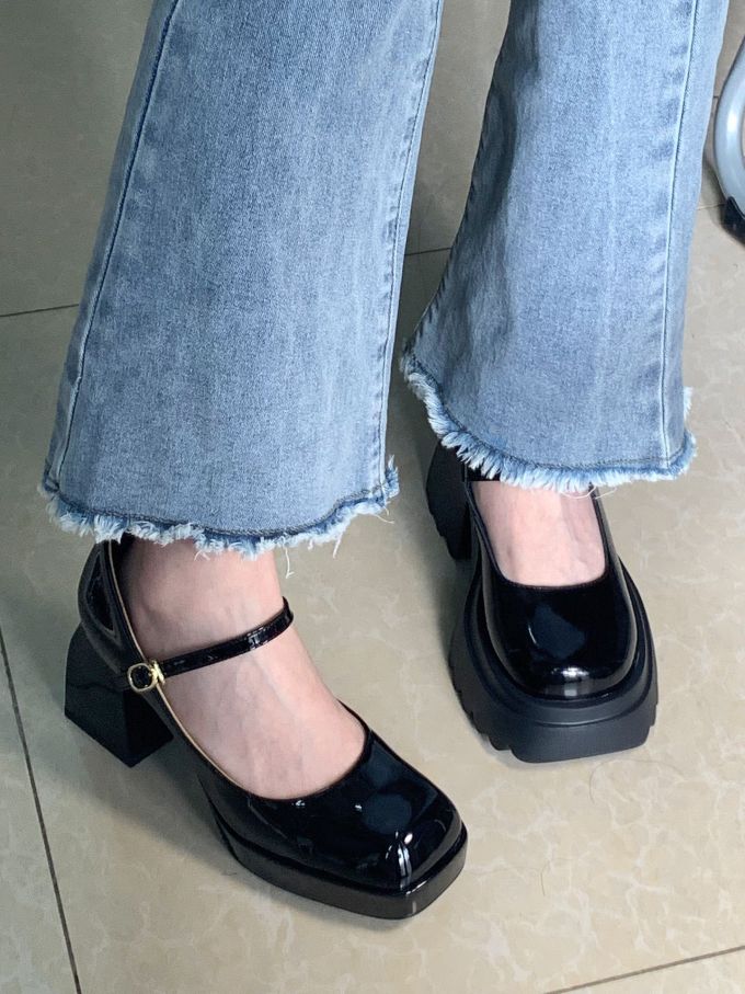 粗跟 中跟 方头 低帮 袢扣 中口鞋 皮革 