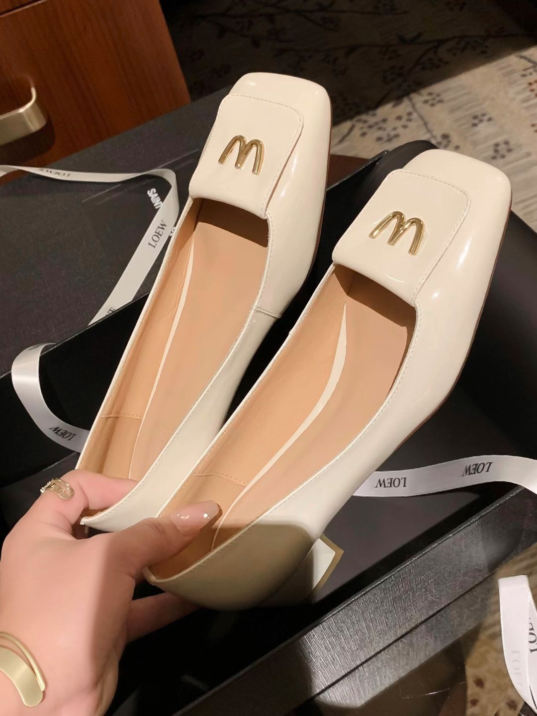 方头 低帮 一脚蹬 浅口鞋 皮革  - VALI鞋履AI设计主图