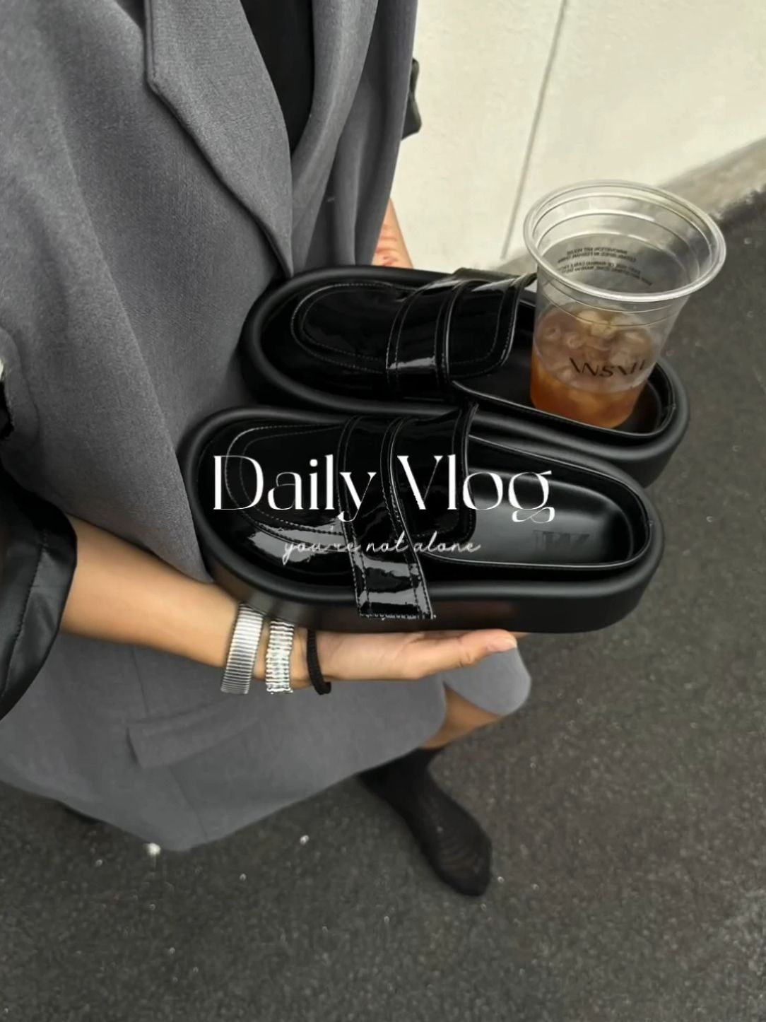 圆头 低帮 魔术贴 深口鞋 皮革  - VALI鞋履AI设计主图