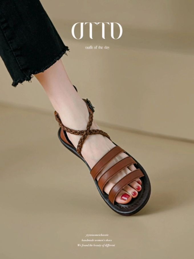 圆头 袢扣 皮革 