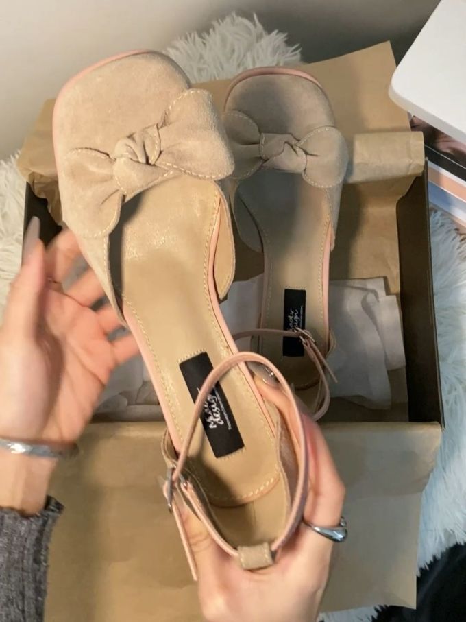 圆头 袢扣 浅口鞋 皮革 