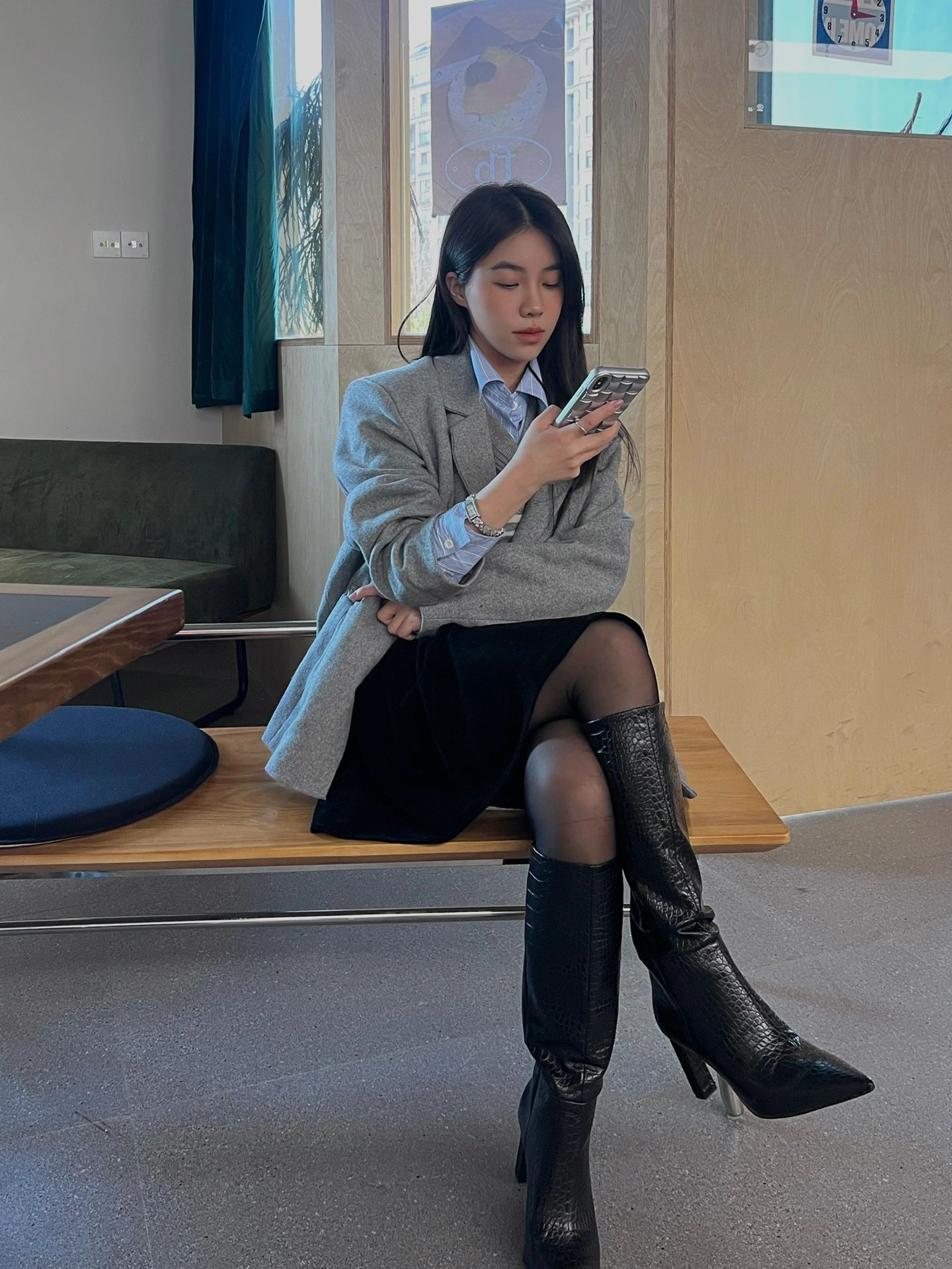 呢绒 H型 翻驳领 夜蓝色 基础扣饰 都市  - VALI鞋履AI设计主图