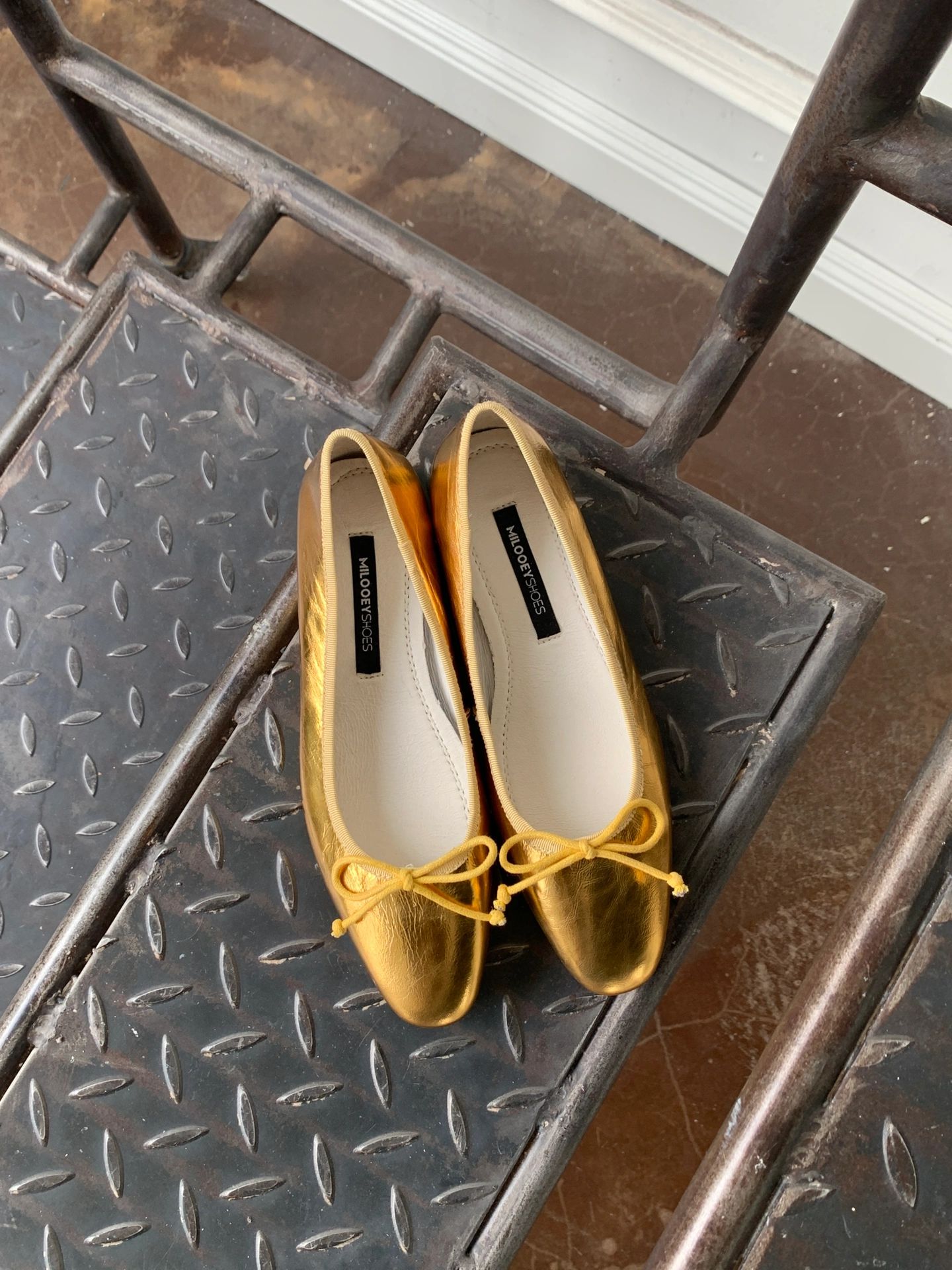 圆头 低帮 一脚蹬 浅口鞋  - VALI鞋履AI设计主图