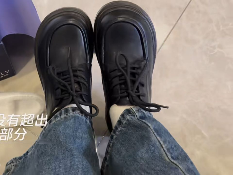 圆头 系带 深口鞋 皮革  - VALI鞋履AI设计主图