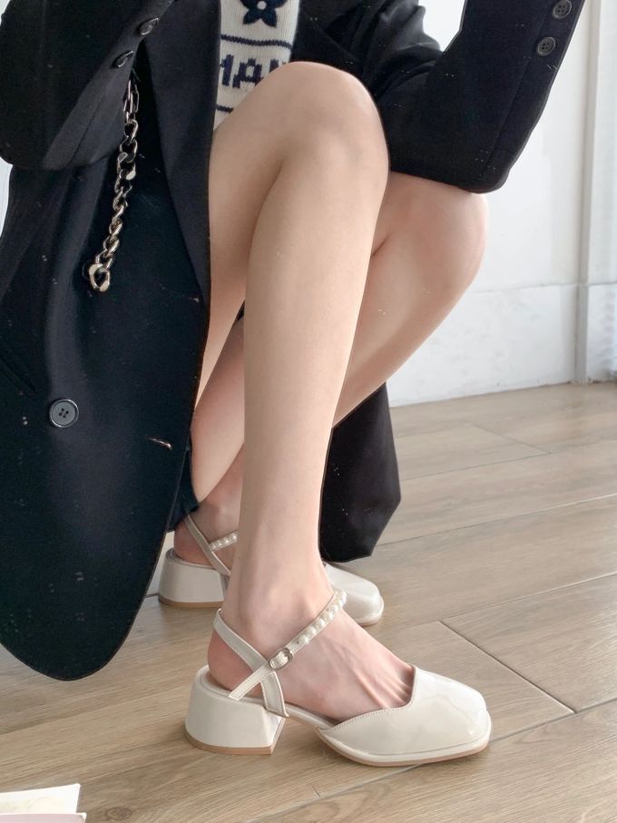 粗跟 中跟 方头 低帮 袢扣 浅口鞋 皮革 