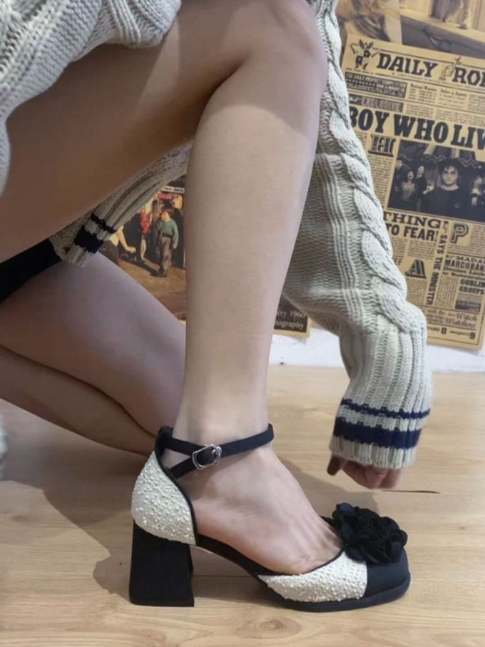 粗跟 中跟 圆头 低帮 袢扣 浅口鞋 皮革 