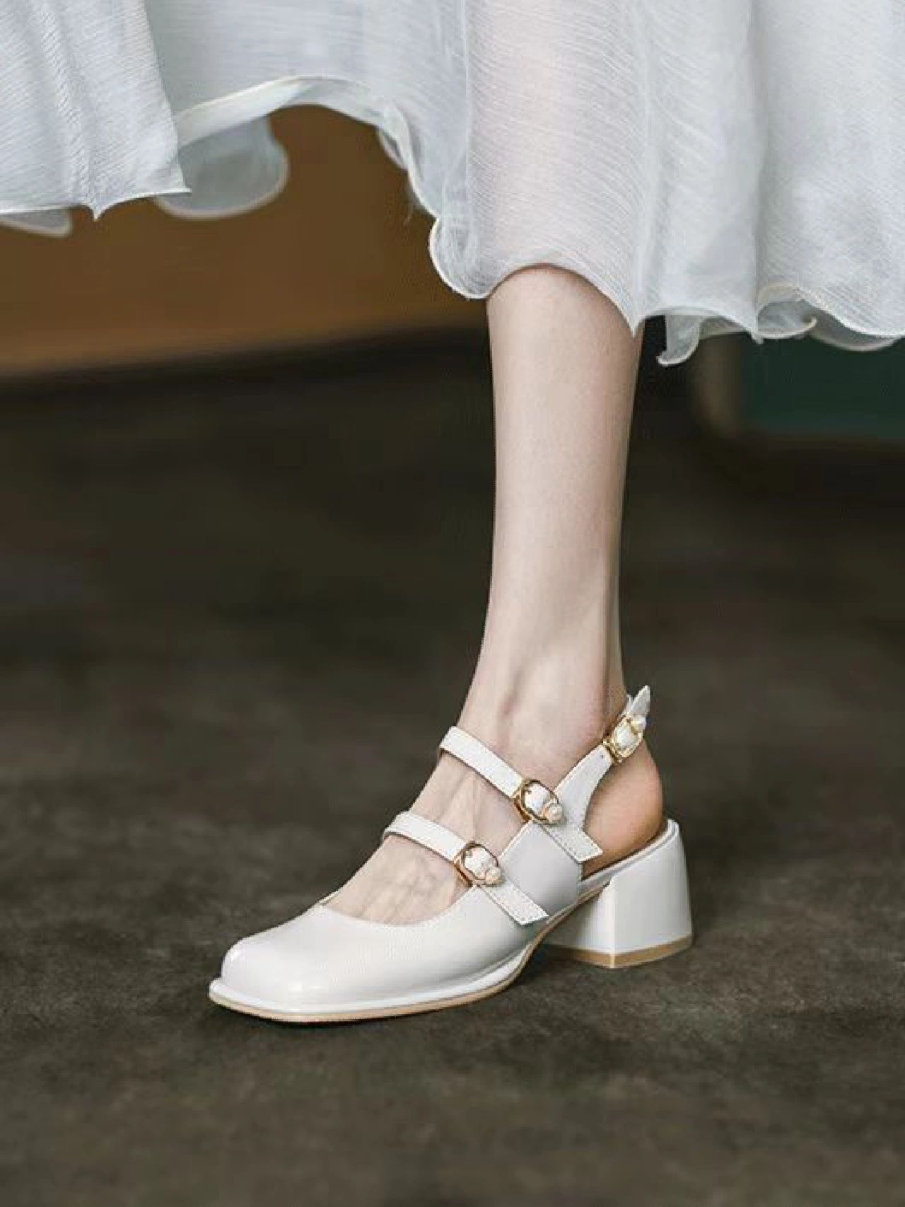 粗跟 中跟 方头 低帮 袢扣 浅口鞋 皮革  - VALI鞋履AI设计主图