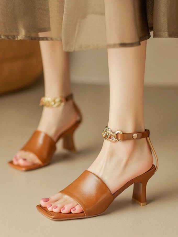 中跟 方头 袢扣 皮革 