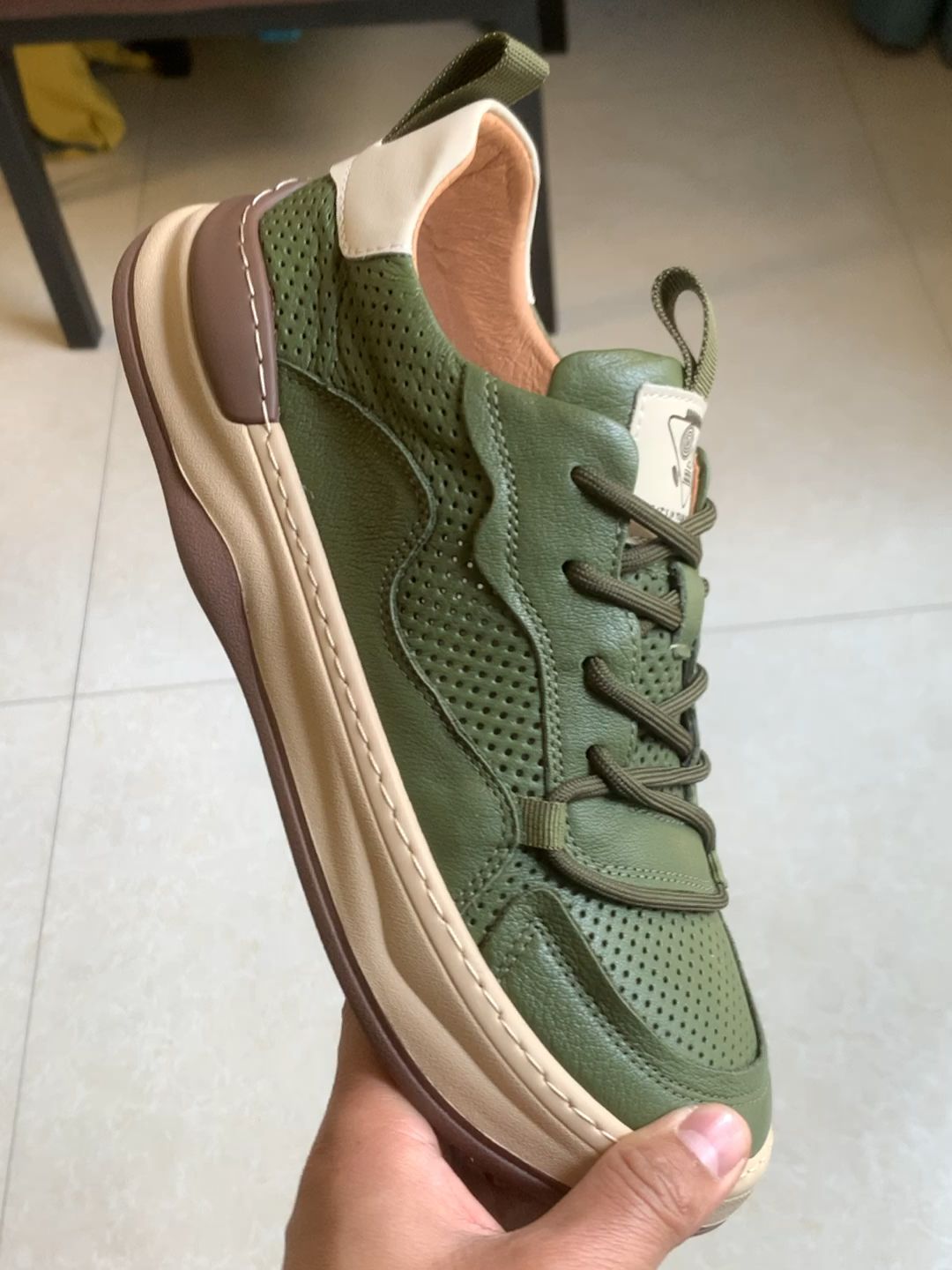 平底 圆头 低帮 系带 深口鞋 网面  - VALI鞋履AI设计主图