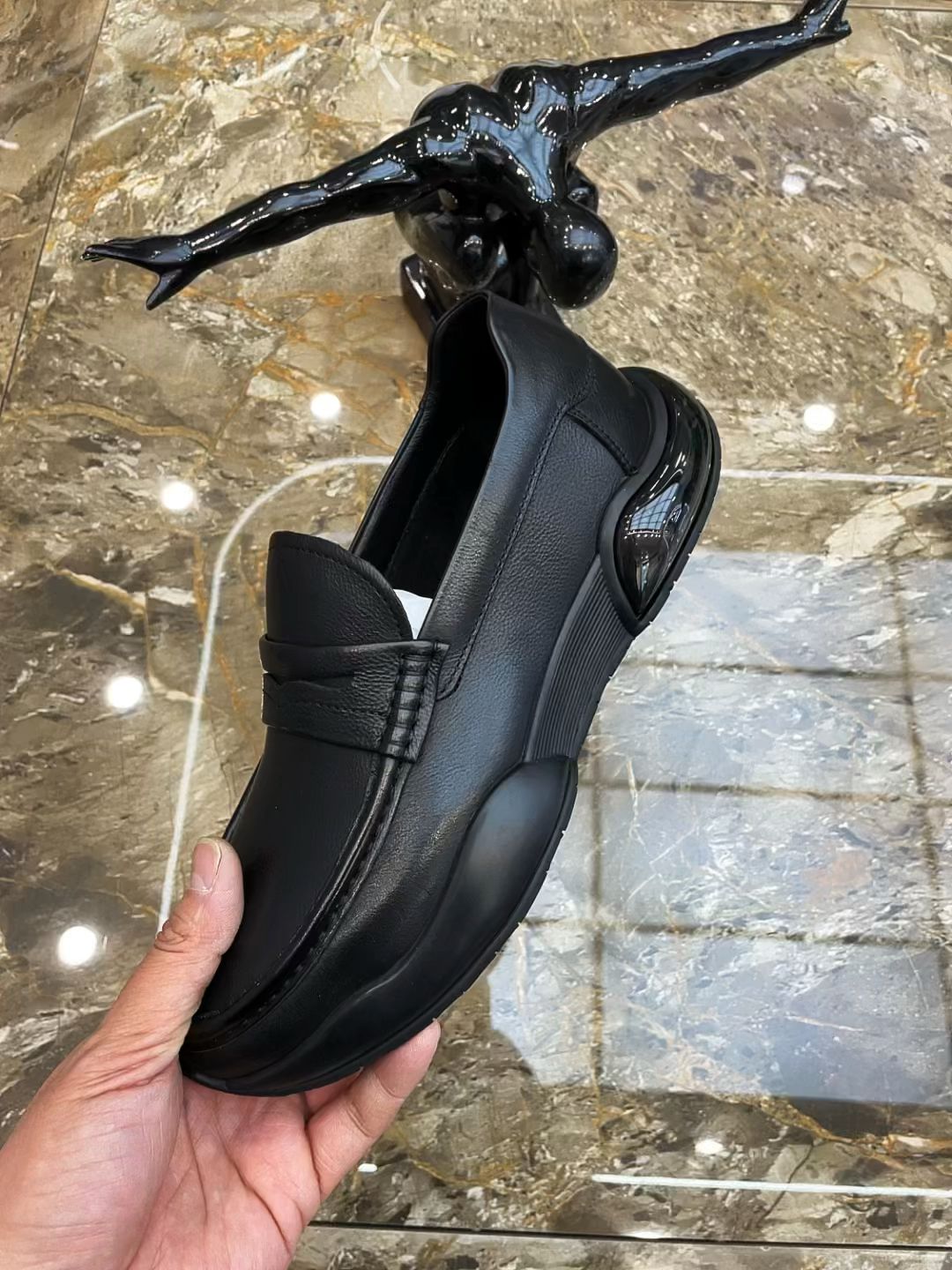 粗跟 中跟 尖头 低帮 一脚蹬 深口鞋 皮革  - VALI鞋履AI设计主图