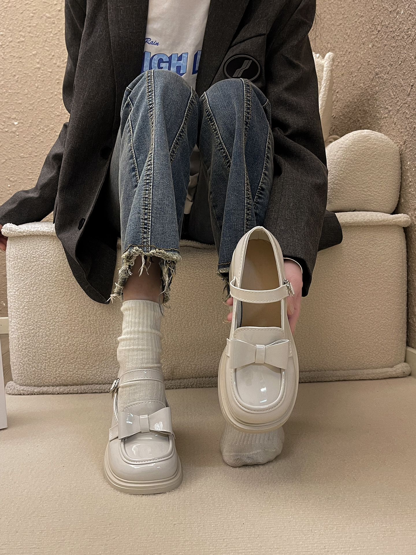 牛仔面料 洗水 毛边 踢踏舞鞋色 宫廷  - VALI鞋履AI设计主图