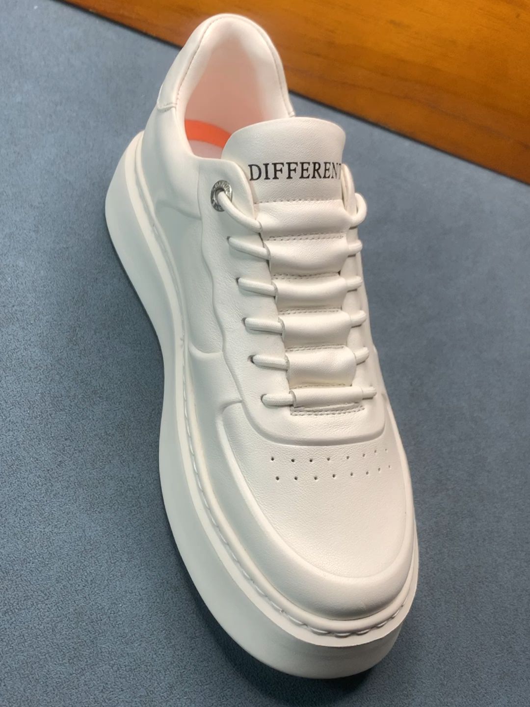 低帮 皮革  - VALI鞋履AI设计主图