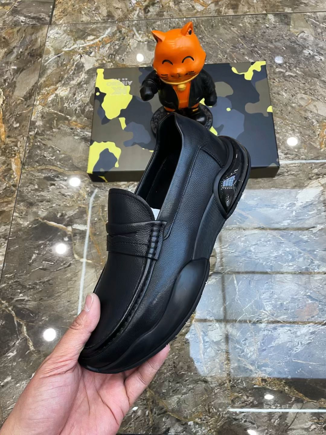 粗跟 低跟 尖头 低帮 一脚蹬 深口鞋 皮革  - VALI鞋履AI设计主图