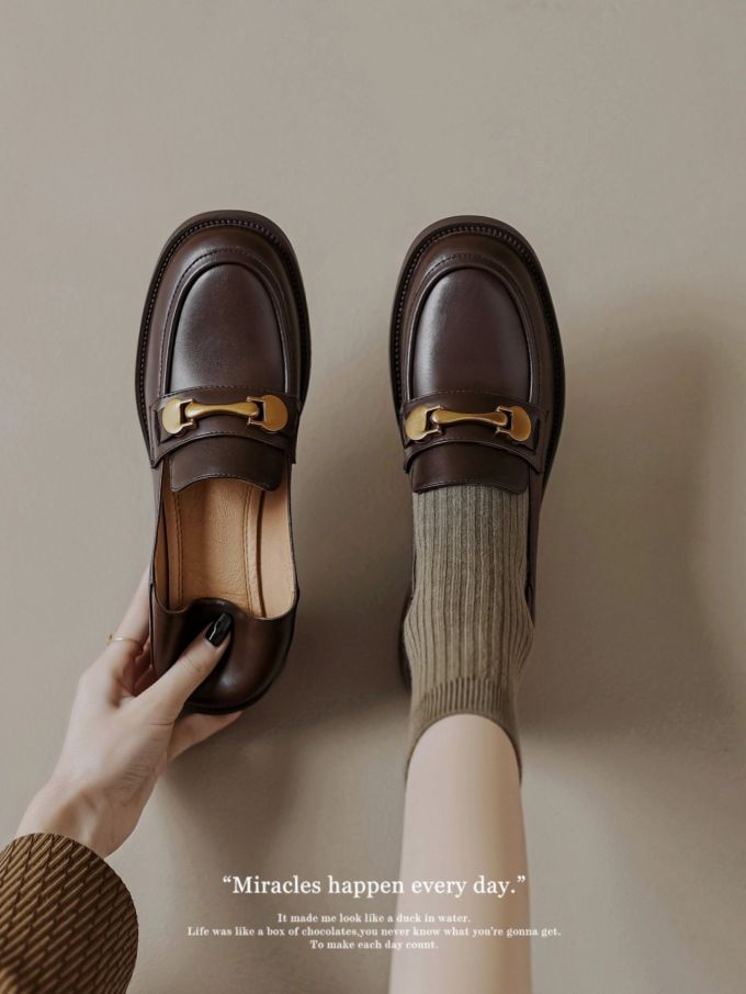 圆头 袢扣 深口鞋 皮革 