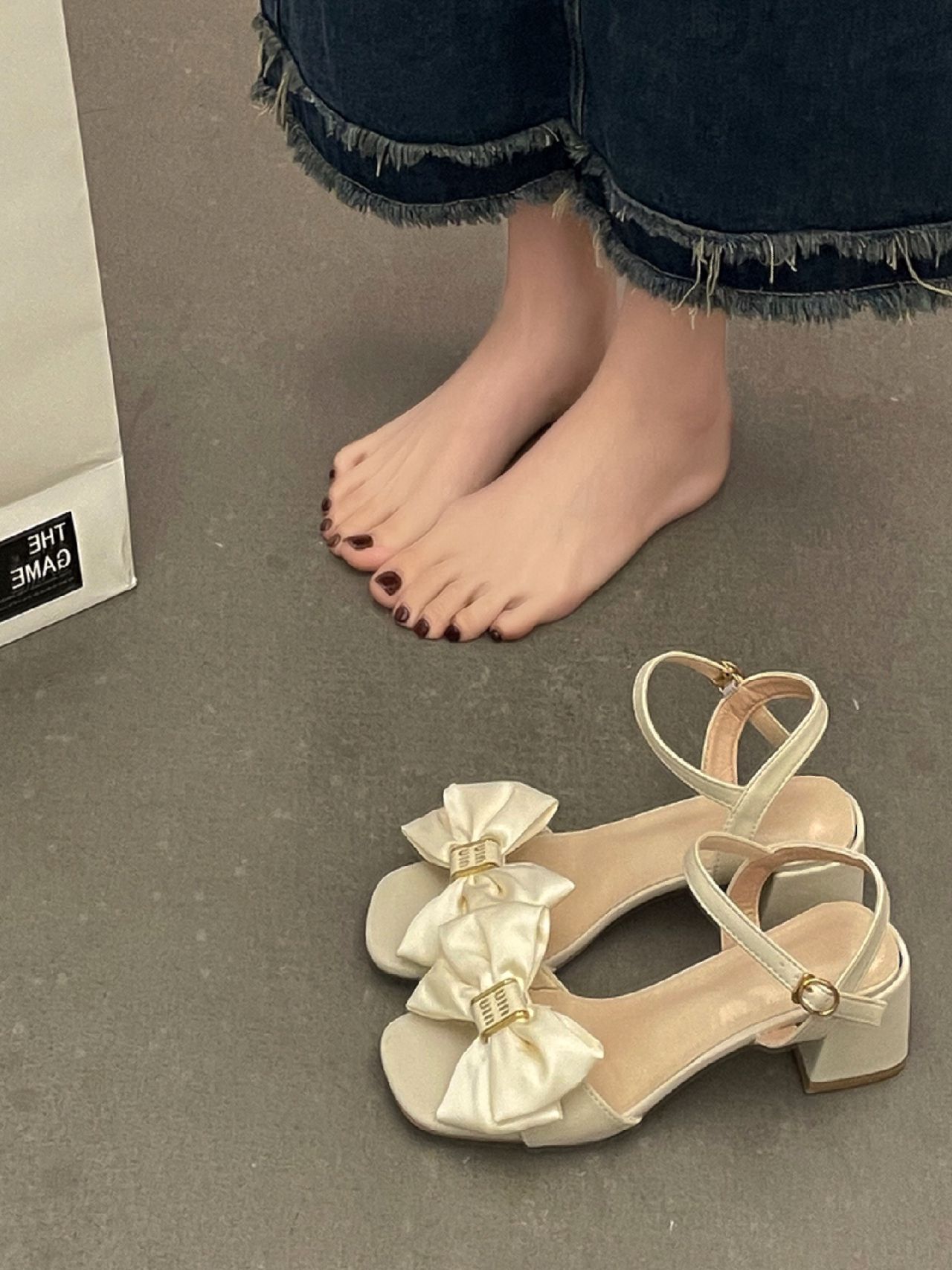 圆头 袢扣 浅口鞋  - VALI鞋履AI设计主图