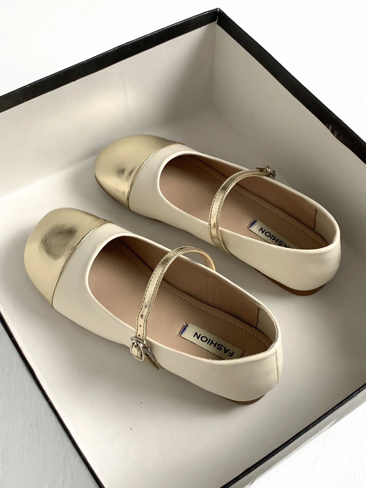 圆头 中口鞋 皮革  - VALI鞋履AI设计主图