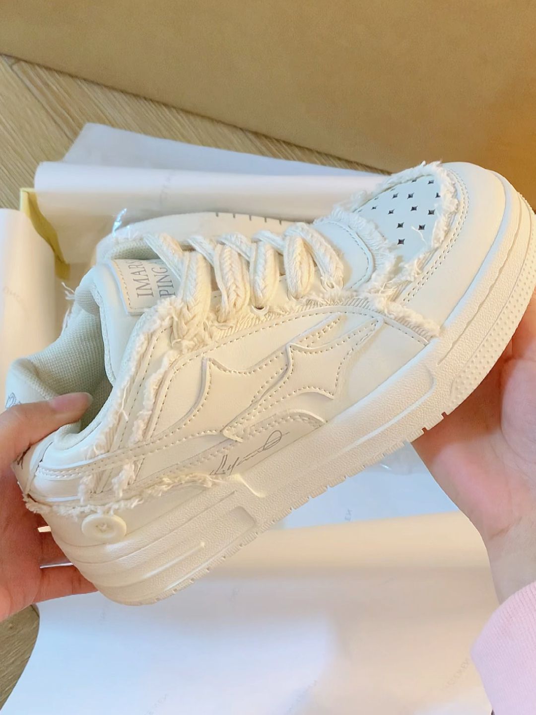 厚底 圆头 低帮 系带 深口鞋 皮革  - VALI鞋履AI设计主图