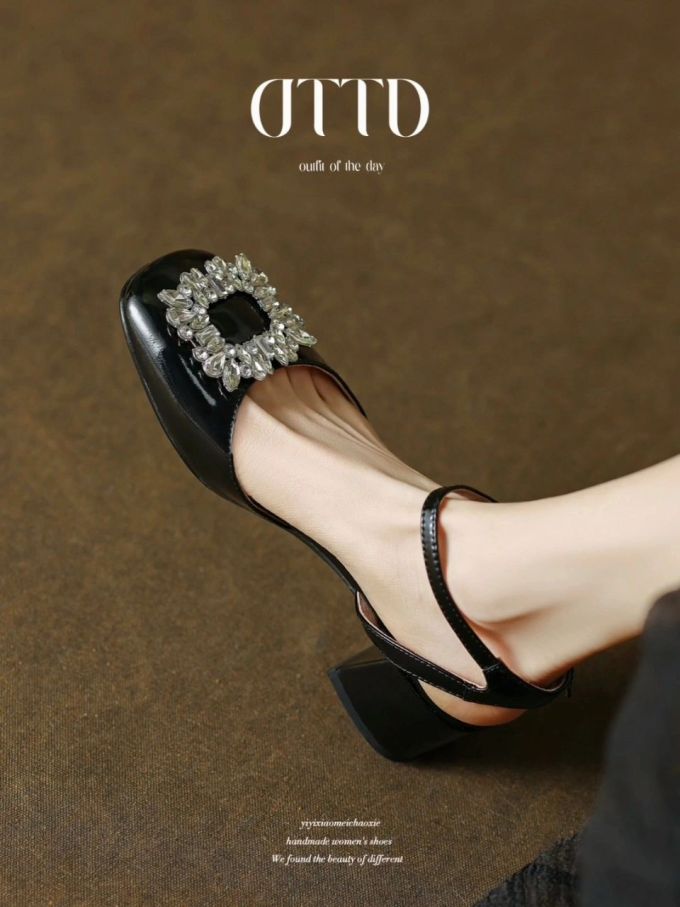 粗跟 中跟 圆头 低帮 浅口鞋 皮革 