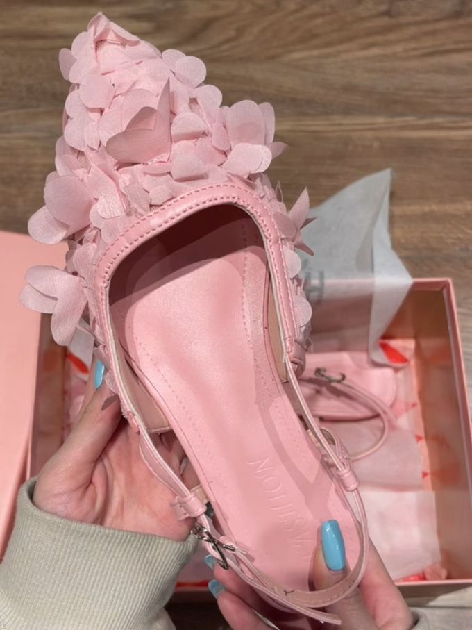 高跟 尖头 袢扣 蕾丝 