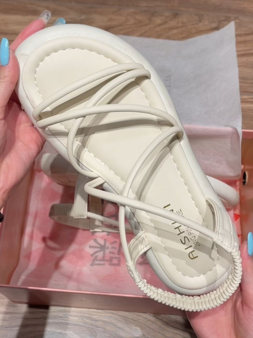 圆头 袢扣 深口鞋 皮革  - VALI鞋履AI设计主图