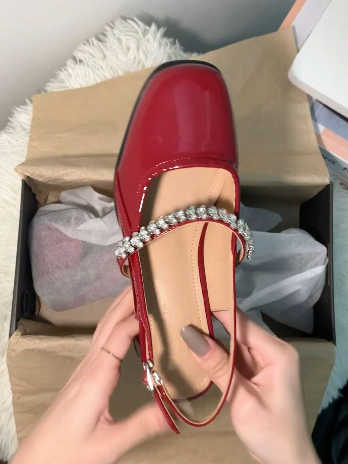 方头 袢扣 浅口鞋 皮革 