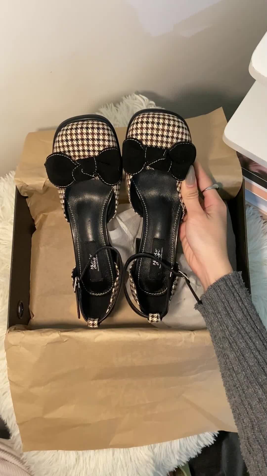  - VALI鞋履AI设计主图