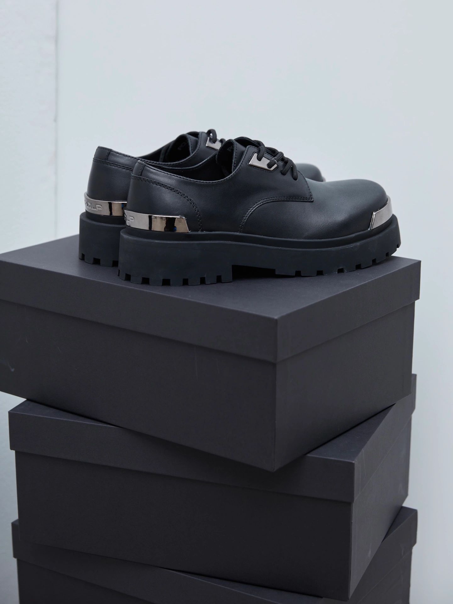 厚底 系带 袢扣 皮革  - VALI鞋履AI设计主图