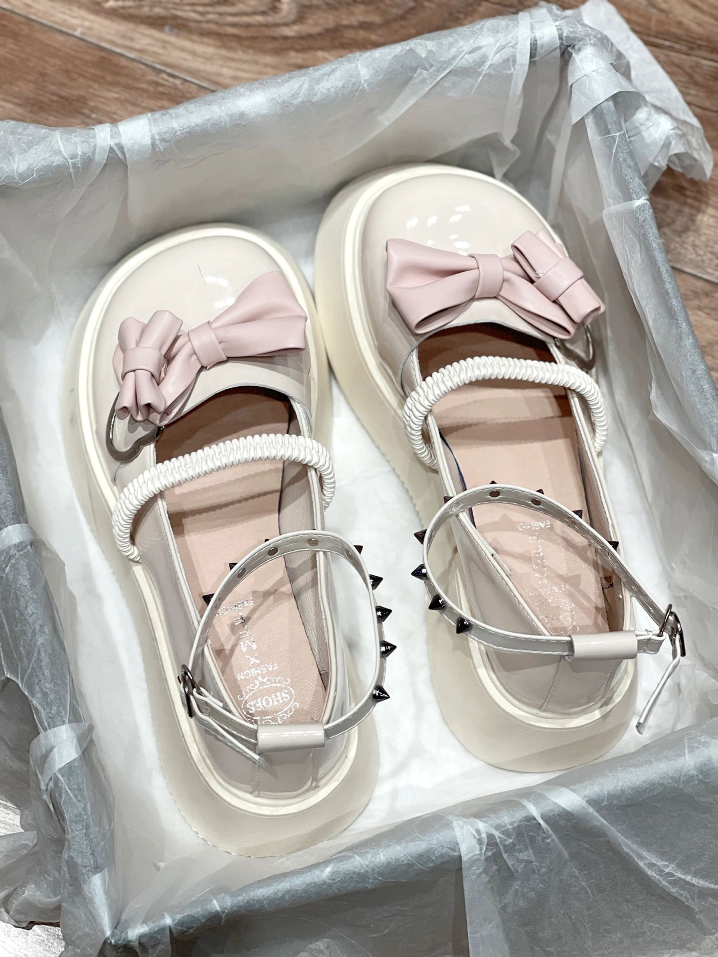 圆头 中口鞋 皮革 魔术贴  - VALI鞋履AI设计主图