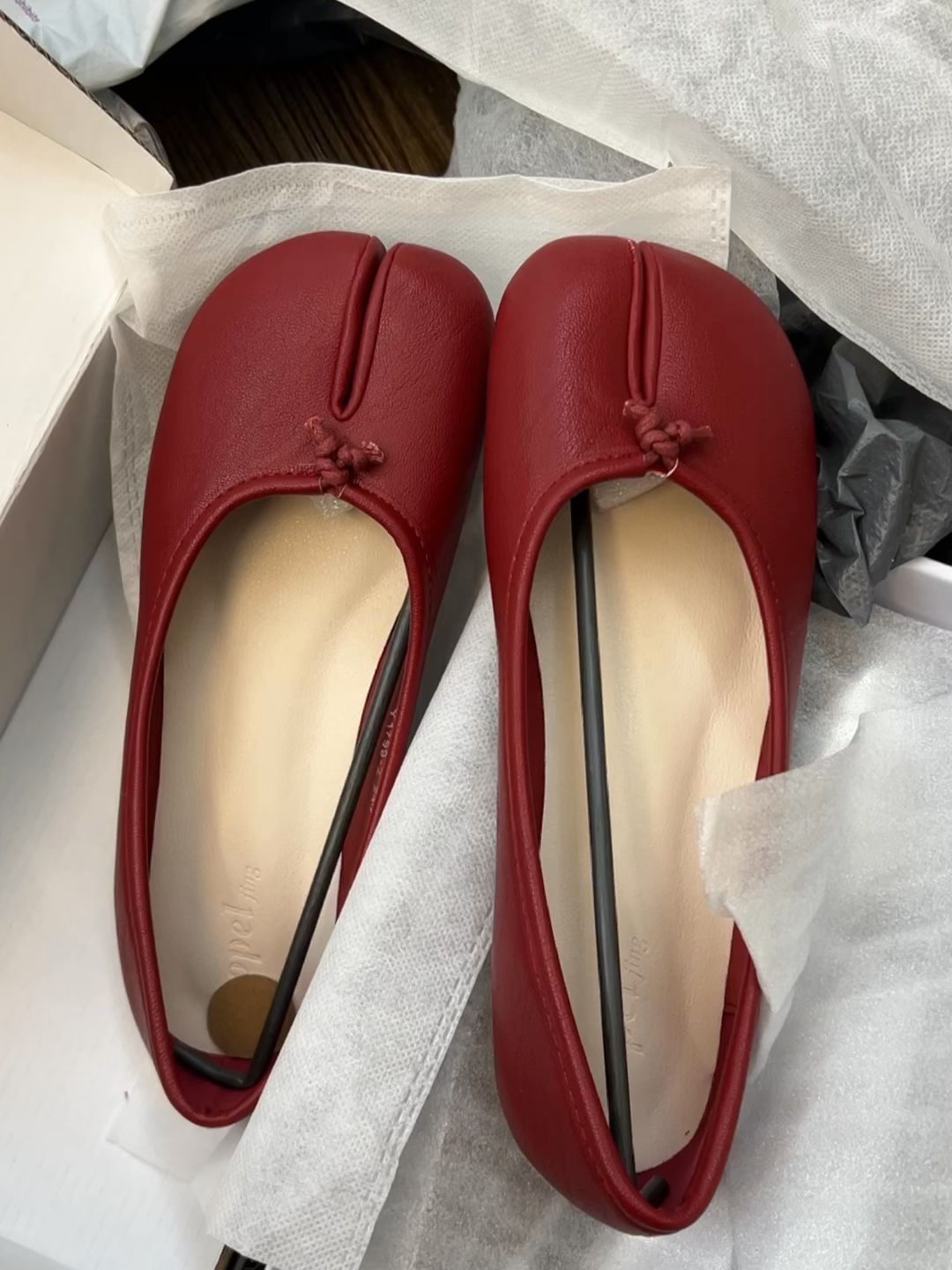 异形头-分趾 中口鞋 皮革  - VALI鞋履AI设计主图