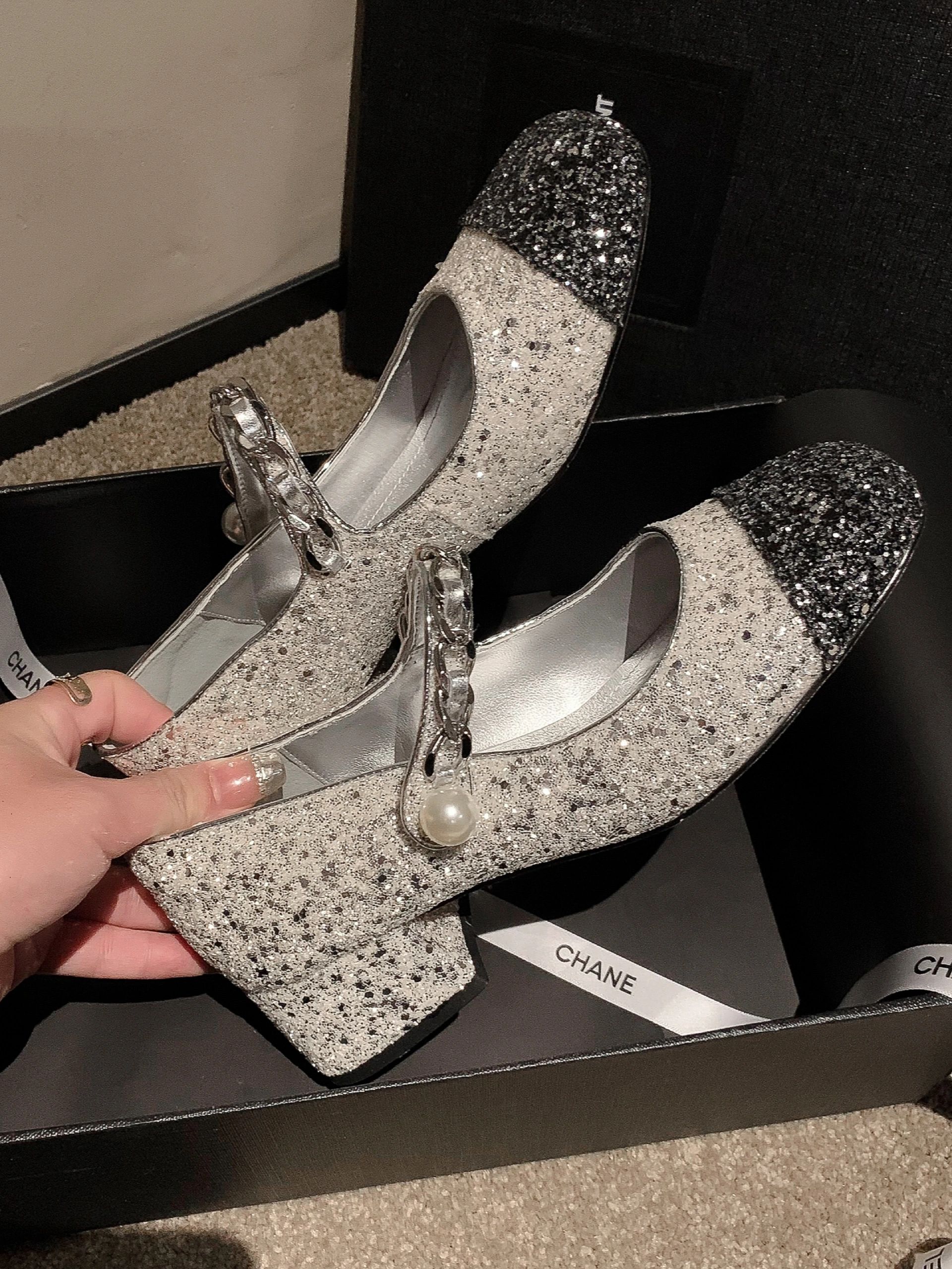 袢扣 浅口鞋  - VALI鞋履AI设计主图