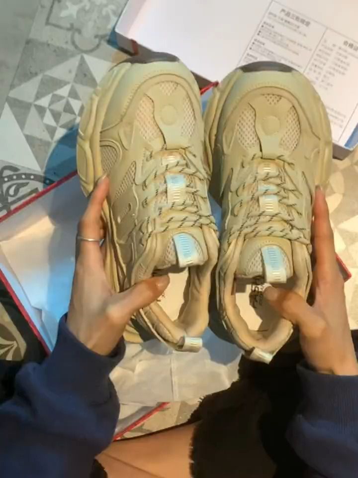  - VALI鞋履AI设计主图