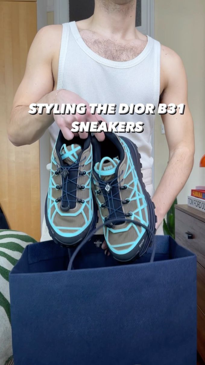 针织面料 圆形领 文字图案 印花 深蓝黑色 冰融化 