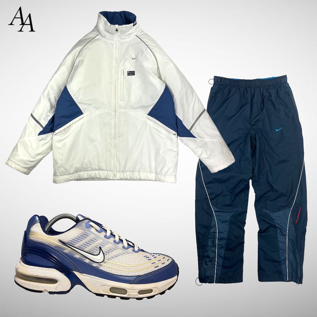 防护功能 H型 立领 标志图案 撞色/渐变 拼接 鹭白 神秘蓝 蒸气灰 基础拉链  - VALI鞋履AI设计主图