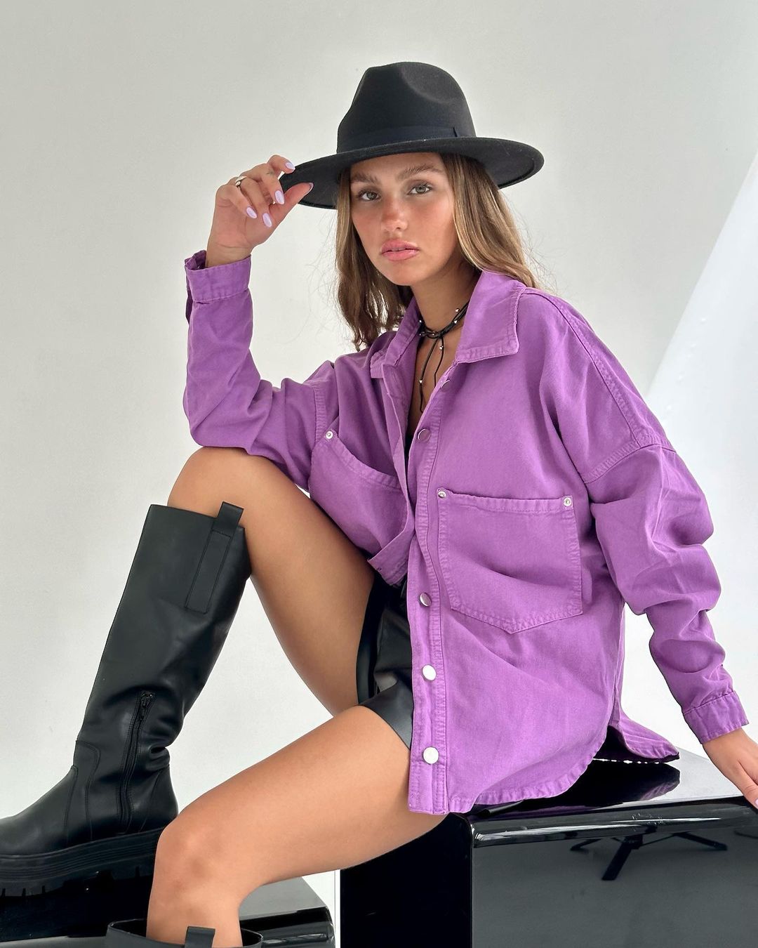 牛仔面料 H型 翻领 露莓色 大丽花紫 基础扣饰  - VALI鞋履AI设计主图