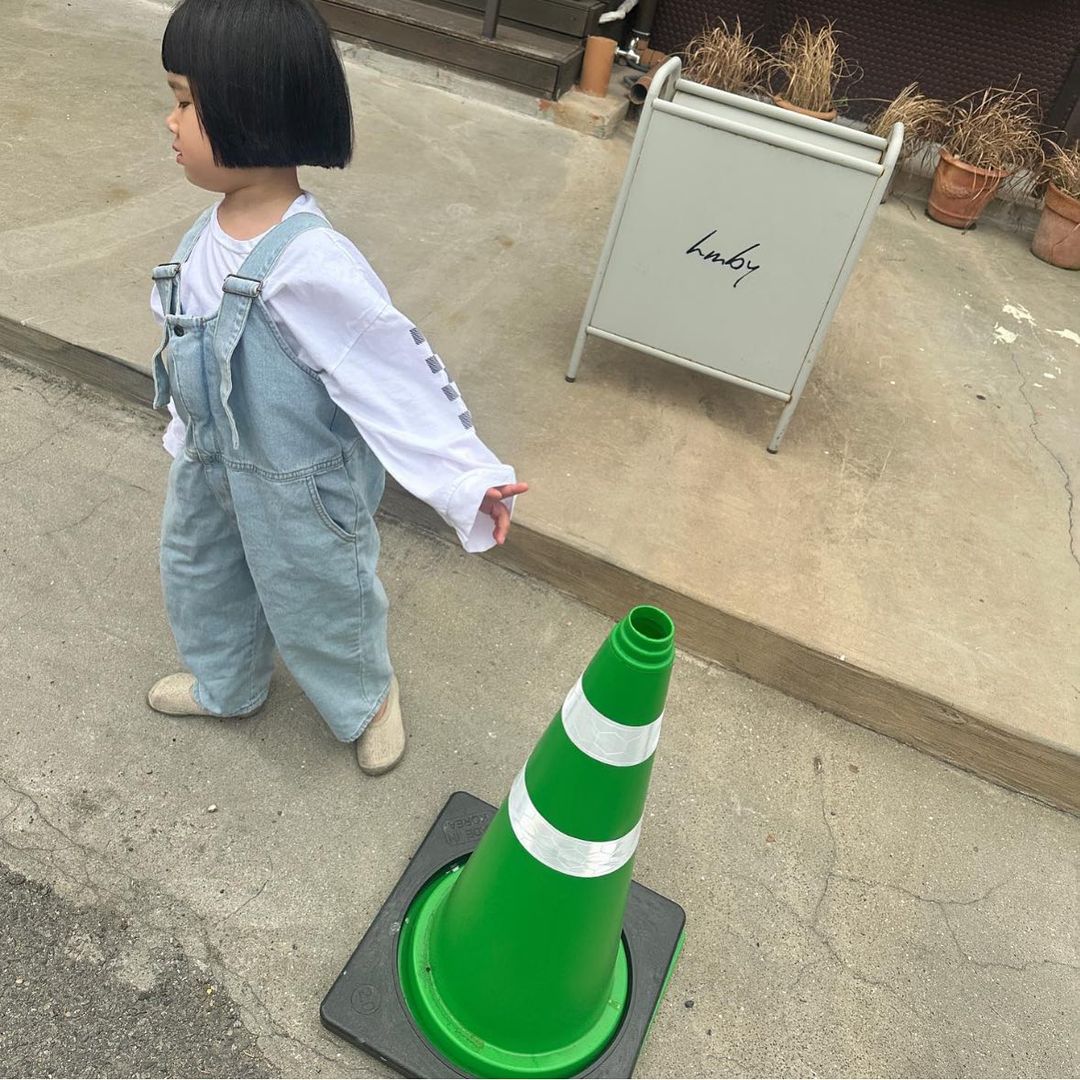 牛仔面料 H型 方形领 洗水 铅色  - VALI鞋履AI设计主图