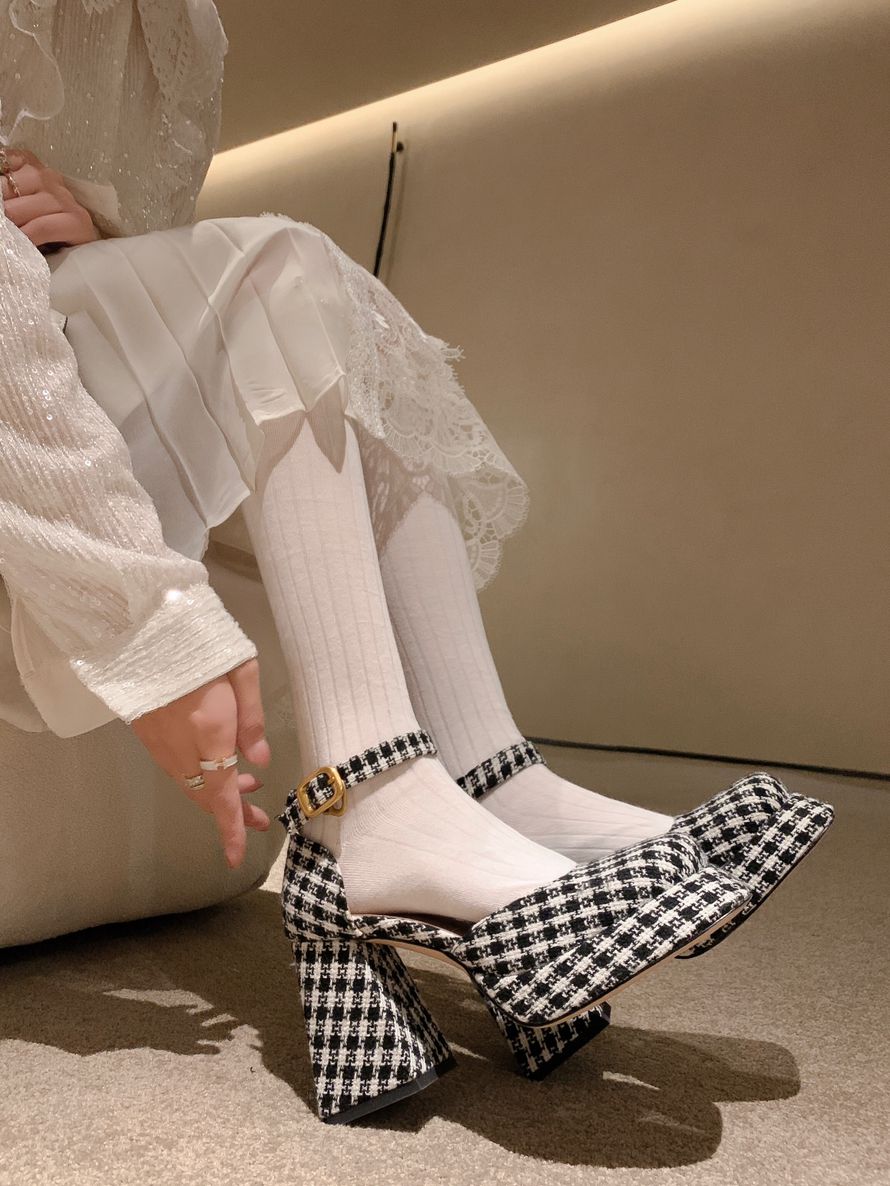  - VALI鞋履AI设计主图