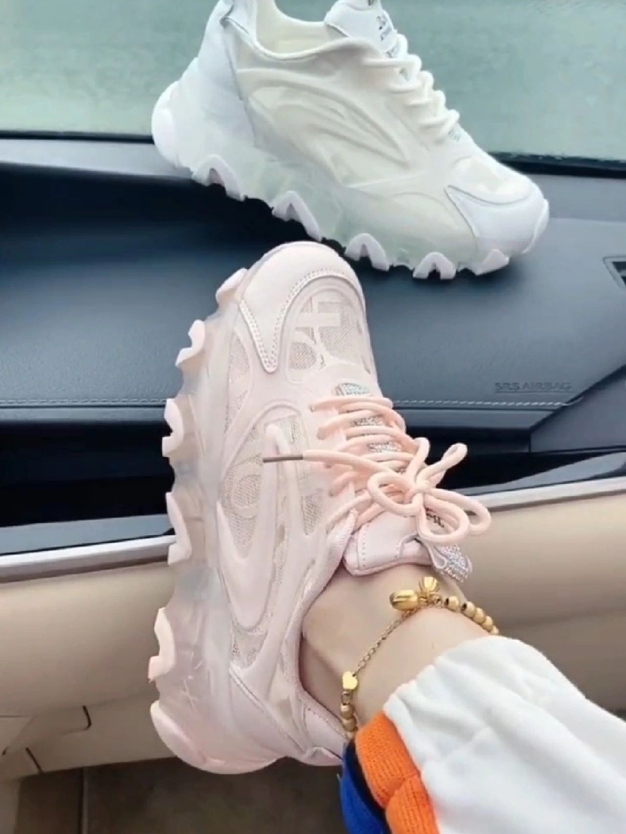 低帮  - VALI鞋履AI设计主图