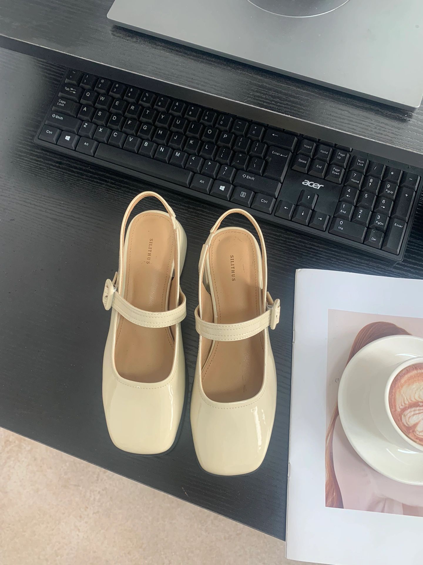 袢扣 皮革  - VALI鞋履AI设计主图