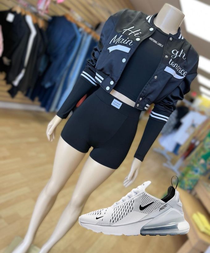 截短型 文字图案 撞色/渐变 拼接 边缘装饰 深蓝黑色 波塞冬蓝 基础扣饰 运动 