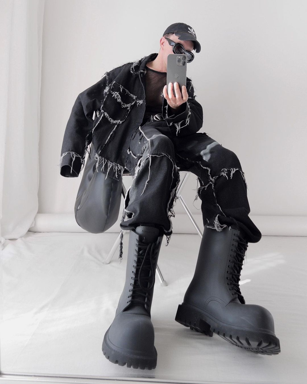 牛仔面料 H型 翻领 毛边 夜空色 前卫  - VALI鞋履AI设计主图