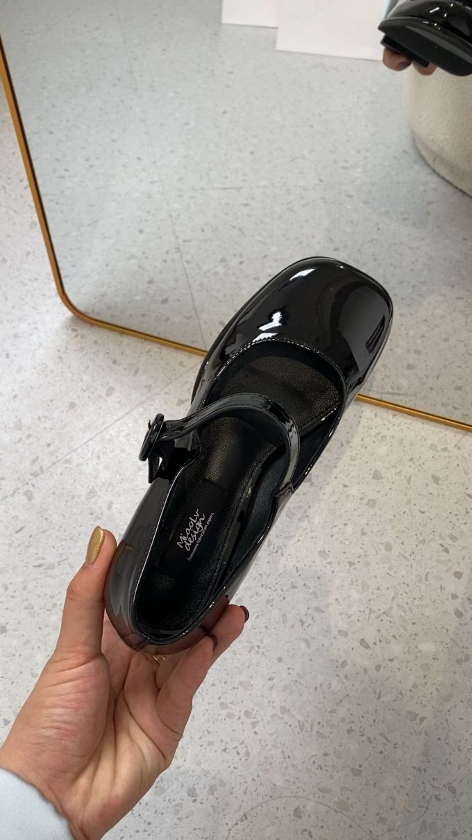 圆头 袢扣 中口鞋 皮革 