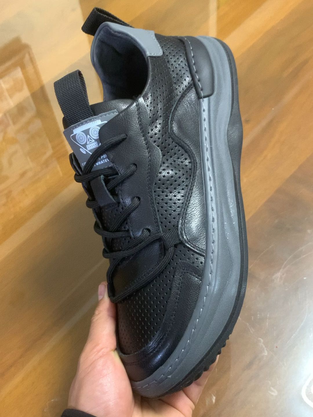 低帮 皮革  - VALI鞋履AI设计主图